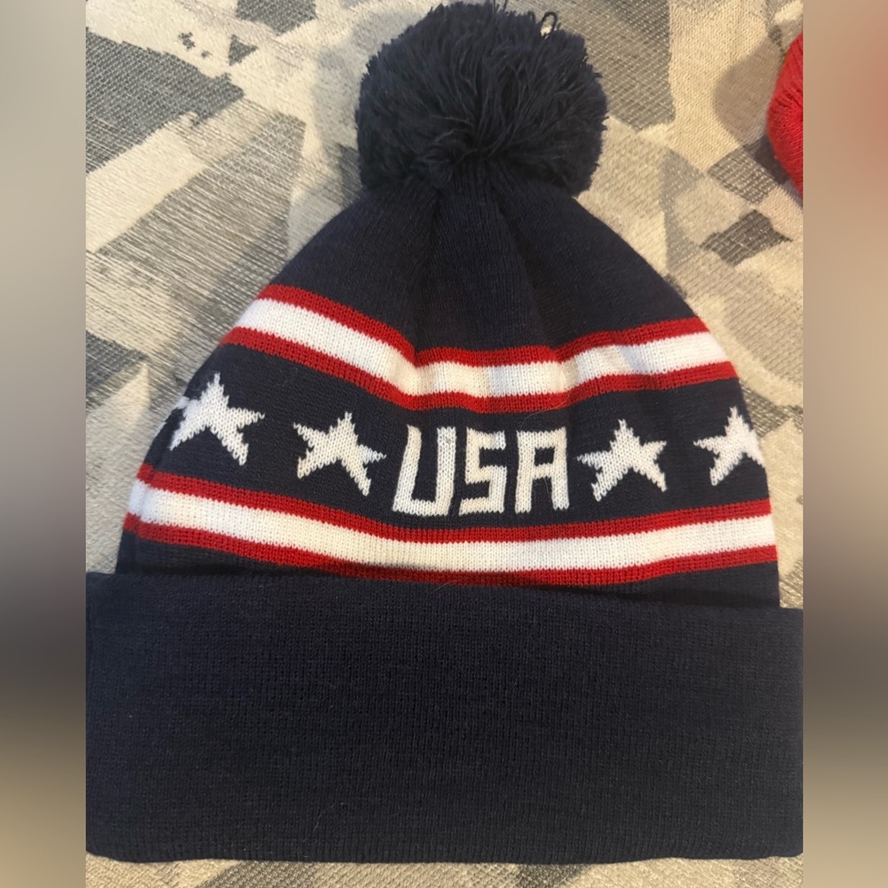 Like new USA Knit Beanie with Pom